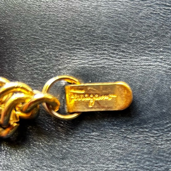 Vintage Salvatore FERRAGAMO navy blue leather crossbody clutch gold chain strap. - Picture 9 of 16